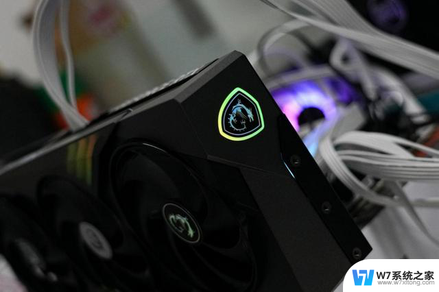 颜值超高、性能超强 微星RTX 5070 Ti魔龙游戏显卡评测：性能怎么样？值不值得购买？