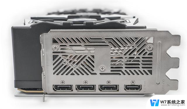 索泰（ZOTAC）GEFORCE RTX 5070Ti 16GB天启OC显卡测试：性能如何？